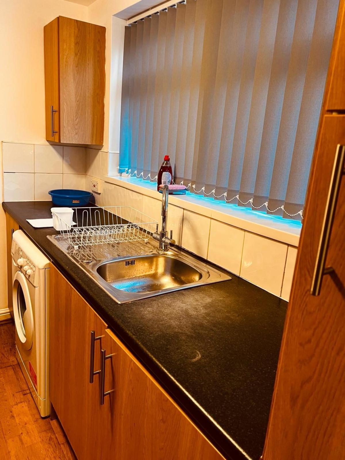 Holiday House Near Football Ground นอตติงแฮม ภายนอก รูปภาพ
